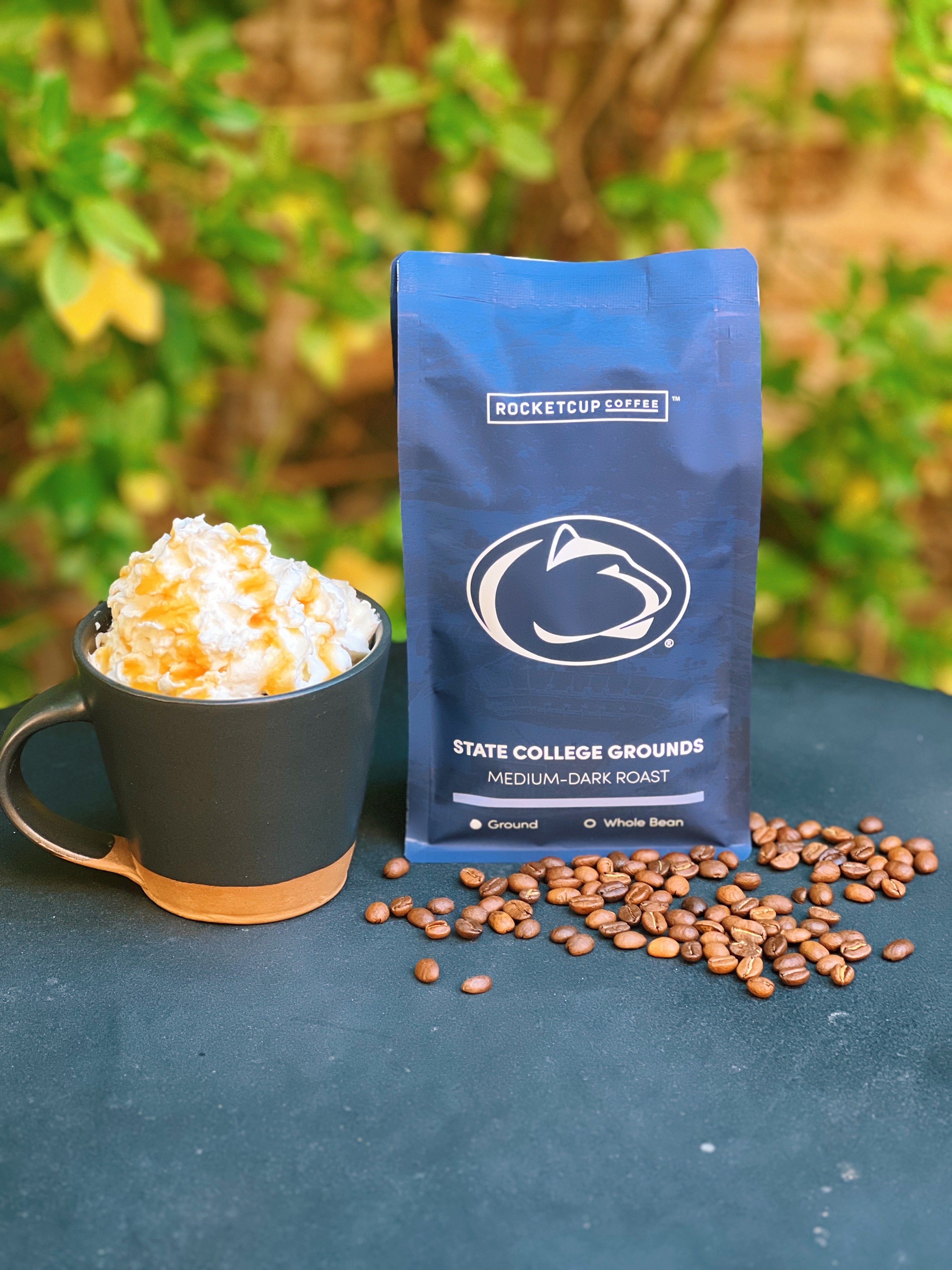 鉛筆画「A coffee break」　B5大サイズ Coffee Break Stock Photo - Download Image Now - Advertisement